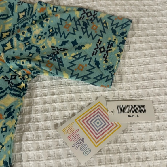 LuLaRoe Women’s Julia Dress/Size: Large/Color: Diamond Starburst Design (NWT) - Picture 2 of 10